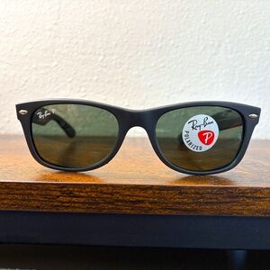 Ray-Ban New Wayfarer polarized sunglasses (RB2132). Matte black/green